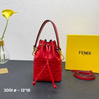FENDI フェンダーチェ（レディース） バッグ通販。新作コレクションから日本未発売アイテムまで続々登場！nvbag429