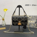Dior ディオール（レディース） バッグ通販。新作コレクションから日本未発売アイテムまで続々登場！nvbag660