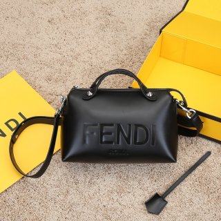 FENDI フェンダーチェ（レディース） バッグ通販。新作コレクションから日本未発売アイテムまで続々登場！nvbag080