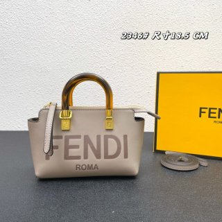 FENDI フェンダーチェ（レディース） バッグ通販。新作コレクションから日本未発売アイテムまで続々登場！nvbag147