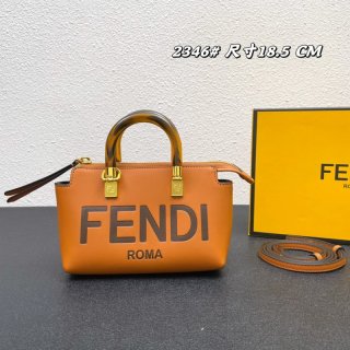 FENDI フェンダーチェ（レディース） バッグ通販。新作コレクションから日本未発売アイテムまで続々登場！nvbag148