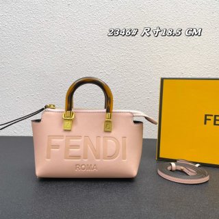 FENDI フェンダーチェ（レディース） バッグ通販。新作コレクションから日本未発売アイテムまで続々登場！nvbag149