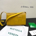 Bottega Veneta（レディース） バッグ通販。新作コレクションから日本未発売アイテムまで続々登場！nvbag325