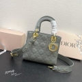 Dior ディオール（レディース） バッグ通販。新作コレクションから日本未発売アイテムまで続々登場！nvbag575